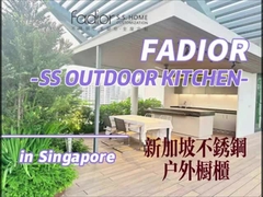 Armários de cozinha de aço inoxidável minimalista com bancadas de quartzo preto