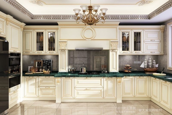 Opulentos e refinados gabinetes de cozinha personalizados de aço inoxidável com balcão de mármore verde profundo e portas suaves